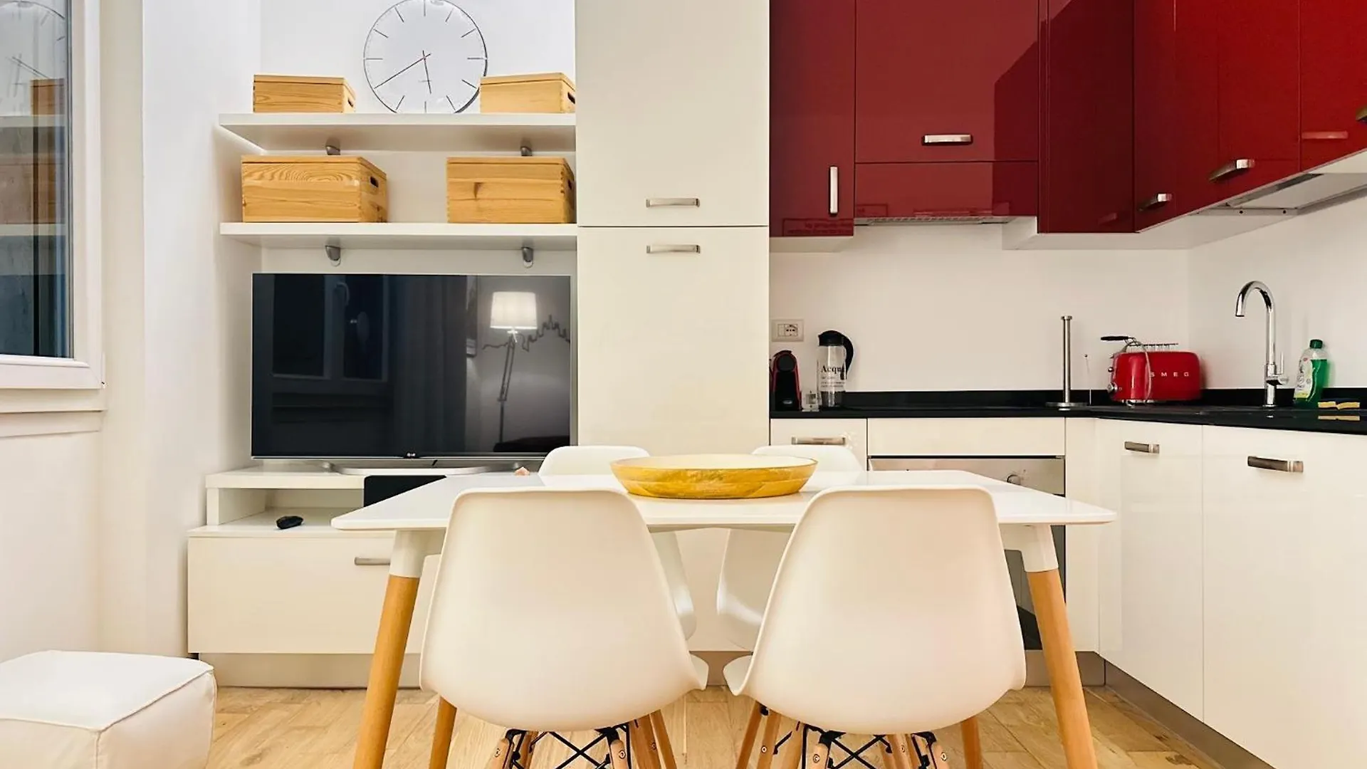 Xenia Apartments - Cozy Two-Room Apartment In Central Station location