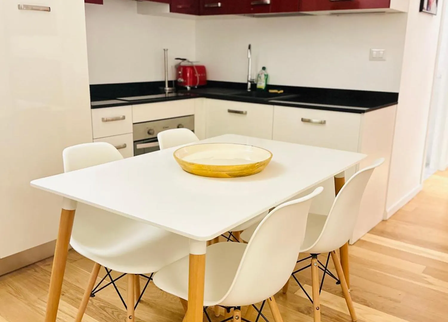 Xenia Apartments - Cozy Two-Room Apartment In Central Station Milan Italy
